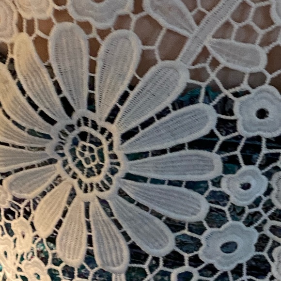 Grace Chaung 8 New York Daisy Lace Blouse - Picture 3 of 3